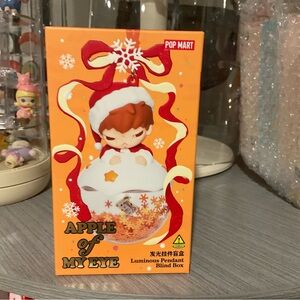 Pop Mart Apple of My Eye Luminous Pendant - Whisper a Wish (Skullpanda)